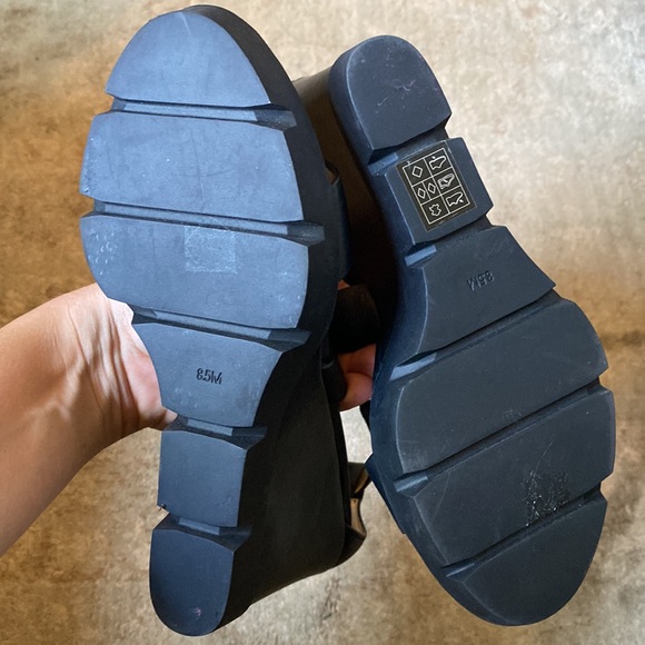 Charly Amar Wedges - Picture 4 of 5